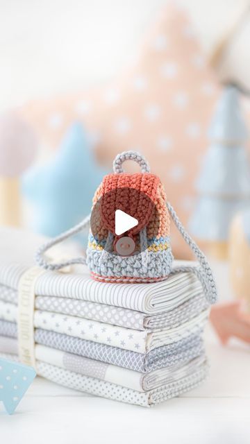 Crochet Backpack For Doll, Crochet Doll Backpack, Making Bags, Doll Backpack, Crochet Backpack, English German, Stylish Backpack, Stylish Backpacks, Tutorial Video