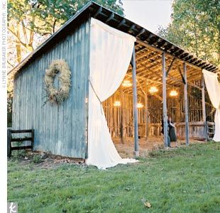 dreamy barn-Hmmmmm how about taking down the wreath and projecting an old movie on that barn one warm summer evening:-) Barn Parties, Party Barn, Deco Boheme, A Barn, Old Barns, Rustic Barn, Here Comes The Bride, Farm Wedding, Country Wedding