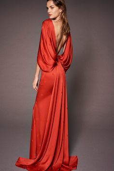 Zac Posen Resort 2019 collection, runway looks, beauty, models, and reviews. Wedding Classy, فستان سهرة, Zac Posen, Fashion Weeks, Couture Gowns, Looks Chic, Gorgeous Gowns, Red Wedding, Orange Dress