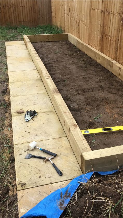 Wood Borders For Flower Beds, Landscape Timber Edging, Backyard Planters, Nursery Bed, Backyard Garden Beds, Garden Aesthetics, Garden Landscaping Diy, Log Planter, Landscape Timbers