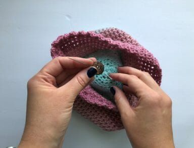 How To Attach A Pom Pom To A Crochet Hat, How To Attach A Pom Pom To A Hat, Crochet Pom Pom Hat, Plaid Crochet, Crochet Ball, Hat Display, Stocking Hat, Yarn Pom Pom, Crochet Clothing And Accessories