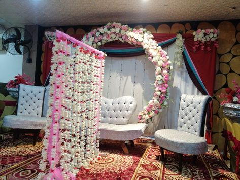 Nikah Stage Decoration Simple, Nikah Stage Decoration, Nikkah Stage Decoration, Nikkah Ceremony Decor, Nikkah Set Up, Nikah Stage, Nikah Setup, Nikkah Setup, Nikah Decoration