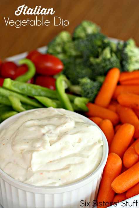 Creamy Italian Vegetable Dip on SixSistersStuff.com - only a handful of ingredients make up this delicious dip! Appetizers Vegetable, Veggie Dips, Fellowship Ideas, Dill Dip Recipes, Vegetable Dip Recipe, Food Dips, Graduation Board, Vegetable Dips, Delicious Dips