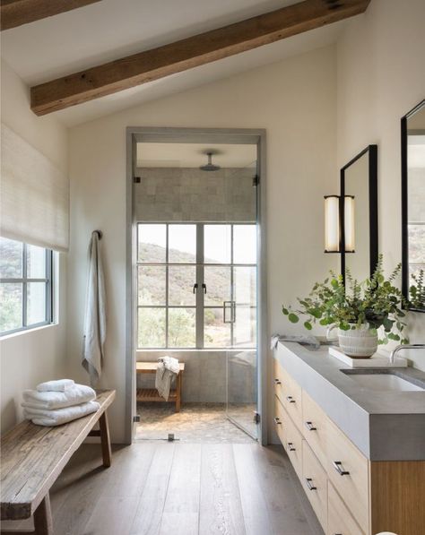 Large Bathroom, Casa Container, Dream Bathrooms, Rustic Bathroom, House Bathroom, Beautiful Bathrooms, House Inspo, Dream Home Design, Bathroom Inspiration