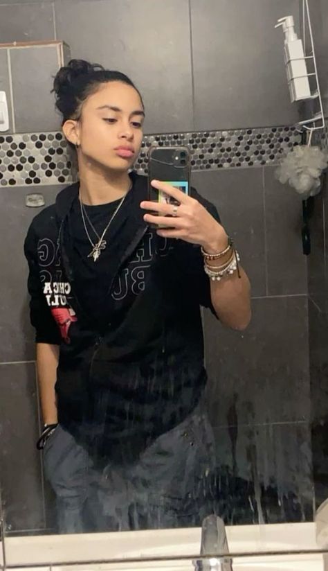 Masc Latinas, White Masc Women, Fine Masc Women, Masc Photo Poses, Hot Masc Outfits For Women, Black Women Tomboy, Pretty Masc Women, Black Masc Women, Masc Female