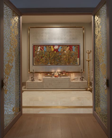 A New Jersey home that blends Indian traditions with contemporary design Devroom Ideas, Contemporary Pooja Room Designs, Contemporary Mandir Design, Minimal Pooja Room, Puja Room Design Indian Traditional, Pooja Room Inside Design, Contemporary Pooja Room, Traditional Pooja Room Design, Indian Contemporary Interiors