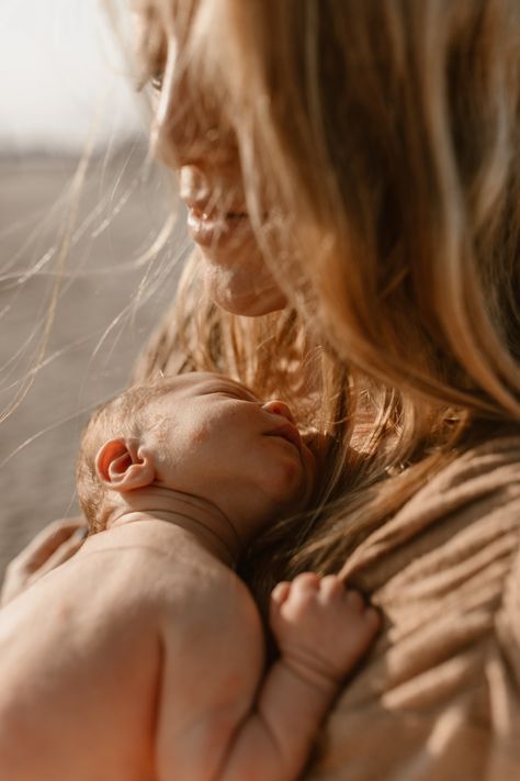 Newborn Beach Photography, Outdoor Newborn Photos, Outdoor Family Photos Fall, Outdoor Newborn Photography, Motherhood Photos, Newborn Family Photos, Newborn Mom, Outdoor Family Photos, Motherhood Photography