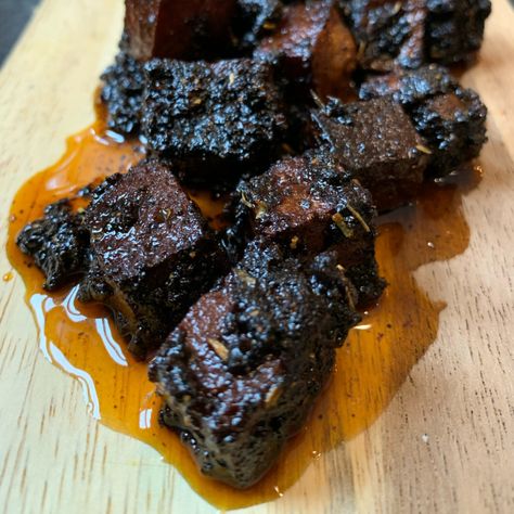 Vegan Recipes from the Wicked Kitchen™ & Other Vegan Chefs Vegan Barbecue Recipes, Burnt Ends Recipe, Smoked Tofu, Vegan Barbecue, Resepi Biskut, Burnt Ends, Vegan Meat, Smoked Turkey, Barbecue Recipes