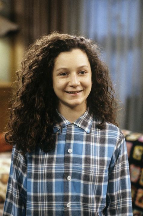 Darlene Conner, Sarah Gilbert, Roseanne Tv Show, Sara Gilbert, Abc Photo, Work Hairstyles, Child Actors, Big Bang Theory, Photo Archive