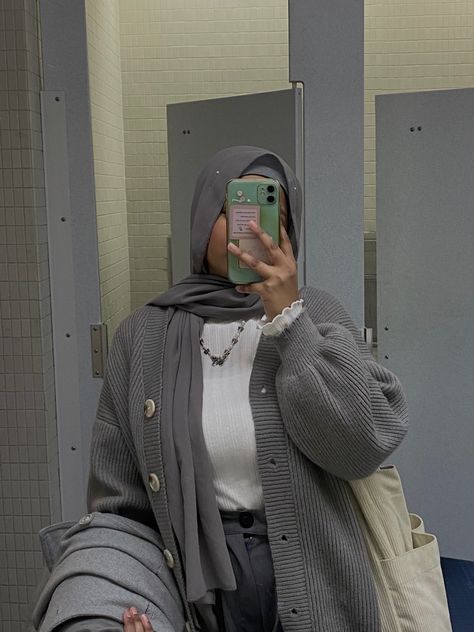 All gray outfit for college Grey Outfits For Women Hijab, Gray Hijab Outfit, Gray Cardigan Outfit Winter, Grey Outfit Hijab, Gray Trousers Outfit Women, All Gray Outfit, Grey Hijab Outfit, Gray Trousers Outfit, Wool Jacket Outfit