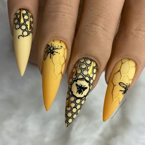 Honey Bee Nails Acrylic, Wutang Nails, Bumble Bee Nails Design, Honeycomb Nails, Honey Bee Nails, Honey Bee Nail Art, Bees Nails, Bumblebee Nails, Bumble Bee Nail Art