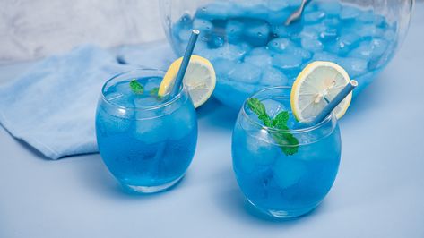 Blue Margarita Recipe, Punch Recipes For Kids, Blue Punch Recipe, Sangria Punch, Thanksgiving Punch, Blue Raspberry Lemonade, Blue Punch, Baby Shower Punch, Blue Margarita