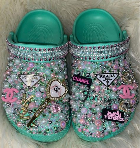 Crocs Bedazzled, Crocs Inspiration, Smiley Shoes, Croc Decor, Croc Designs, Crocs Custom, Bedazzled Crocs, Croc Ideas, Cool Crocs