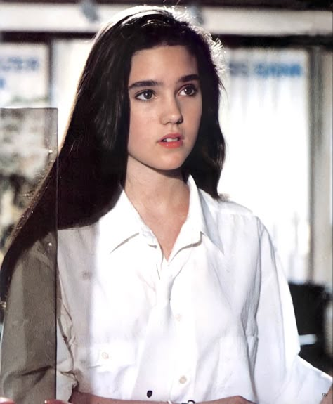 Model Hairstyles Woman, Jennifer Connelly Young, Girl Thinking, Jennifer Connelly, Famous Women, Film Stills, Old Movies, American Actress, Pretty Woman