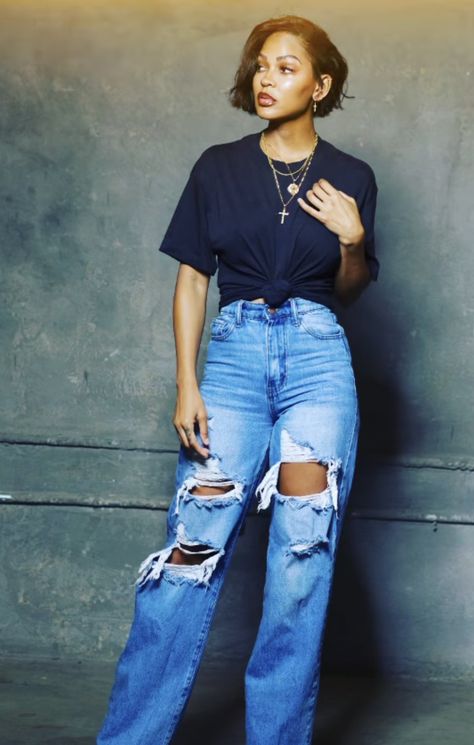 Meghan Good Bob, Jean Short Fall Outfit, Tshirt And Jeans Outfit Black Women, Megan Good Style, Meagan Good Outfits, Meagan Good Style, Wide Leg Jeans Outfit Black Women, Fall Wide Leg Jeans Outfit, Doctors Appointment Outfit