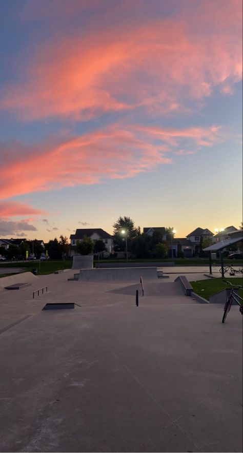 Skate Aesthetic, Film Ideas, Cozy Room Decor, Blue Hour, Skate Park, Night City, Cozy Room, Year 2024, Skateboard