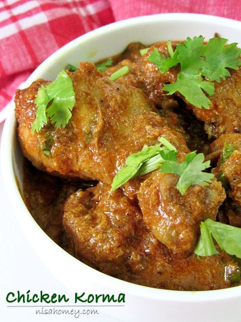 Chicken Korma (Kurma) Recipe, chicken curry made with coconut oil and with grinded fresh coconut along with a some spices, resulting in a thick creamy gravy. #chicken #indianfood #keralafood #chickenrecipes #chickencurry #malabarrecipes #chickenkorma #chickenkurma #curry Chicken Kurma, Gravy Chicken, Curry Masala, Kurma Recipe, Korma Recipe, Chicken Korma, Fresh Coconut, Chicken Gravy, Curry Dishes