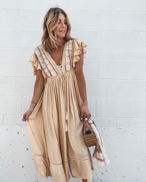 Bohemian Dresses Short, Look Boho Chic, Casual Work Dresses, Bohemian Dresses, Causal Dresses, Calf Length Dress, Khaki Dress, Cute Summer Dresses, Dress Silhouette