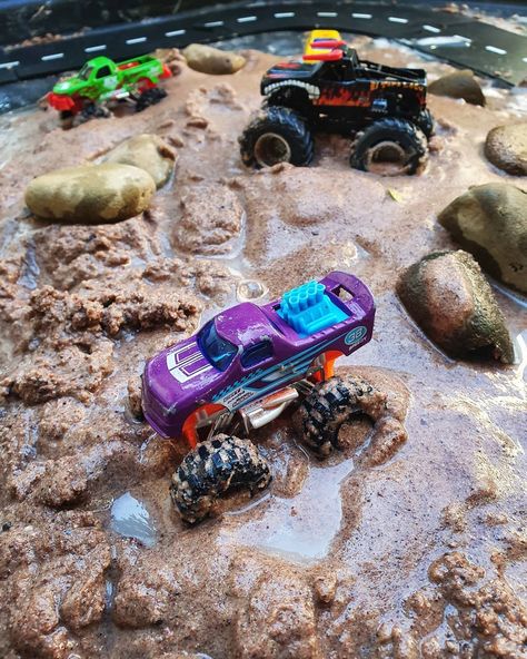 Today we set up a muddy monster truck jam and car wash!  This took just a few seconds to set up – and the children played on and off for 4… Monster Truck Play Ideas, Car Wash Sensory Bin, Monster Truck Activities For Preschool, Monster Truck Sensory Bin, Monster Truck Party Activities, Monster Truck Activities, Truck Party Activities, Kindergarten Invitations, Joey Birthday