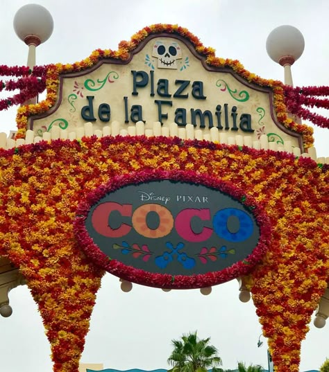 In Disney California Adventure park, there’s a “Coco” inspired area called Plaza de la Familia, at Paradise Gardens next to Goofy’s Sky School from now until Nov 2nd! There are many things available in this area including a Memory Wall where families can share memories, a craft area where you can color a mask, take a photo at the wing wall, face painting (extra fee applies) and listen to Mariachi music while eating delicious Mexican food at Paradise Gardens Grill. 💃🏻🌮🎶 . Plus there will be a Coco Party Theme, Coco Themed Party, Coco Disney Party, Coco Backdrop, Mexican Backdrop, Coco Party Ideas, Coco Theme Party, Coco Birthday Party, Coco Movie