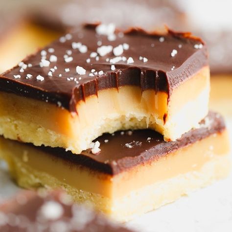 Vegan Millionaire Shortbread Vegan Millionaire Shortbread, Nora Cooks Vegan, Millionaire Shortbread Bars, Vegan Sweetened Condensed Milk, Raw Sweets, Vegan Dessert Bars, Nora Cooks, Vegan Xmas, Vegan Shortbread