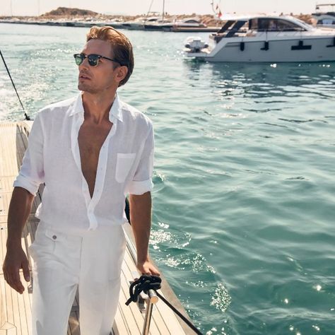 Yacht Outfit, Boat Photoshoot, Cruise Italy, White Cocktails, Under Shirt, Smart Office, Yacht Party, White Linen Shirt, Linen Men