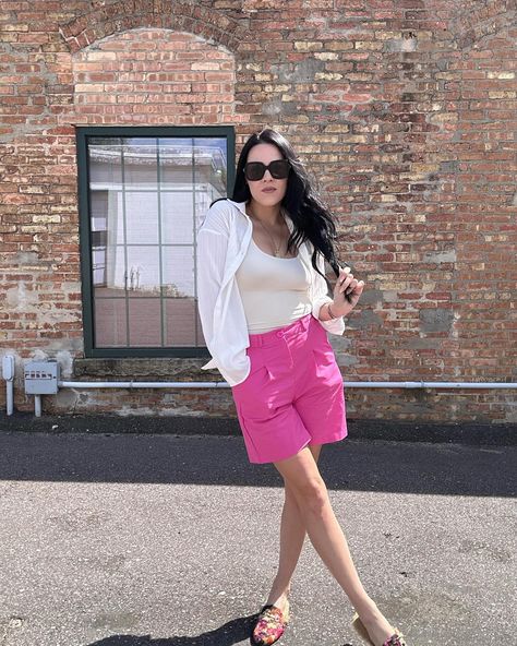 Guess who’s back with a pop of pink and some serious style game! 💖🌟 Rocking these HOTOUCH Bermuda Shorts in a fresh hue, paired with the super cute Womens Button Down Shirt for a perfect blend of comfort and chic. Effortless, stylish, and pocket-friendly – this combo is a vibe! What’s the verdict about @hotouch_official? #FreshInPink #OOTD #SummerStyle #CasualChic #FashionFavorites #ColorPop #StylishComfort #HotouchFashion Womens Button Down Shirt, Digital Lifestyle, Cute Womens, Women's Button Down Shirt, Guess Who, Casual Chic, Bermuda Shorts, Button Downs, Color Pop