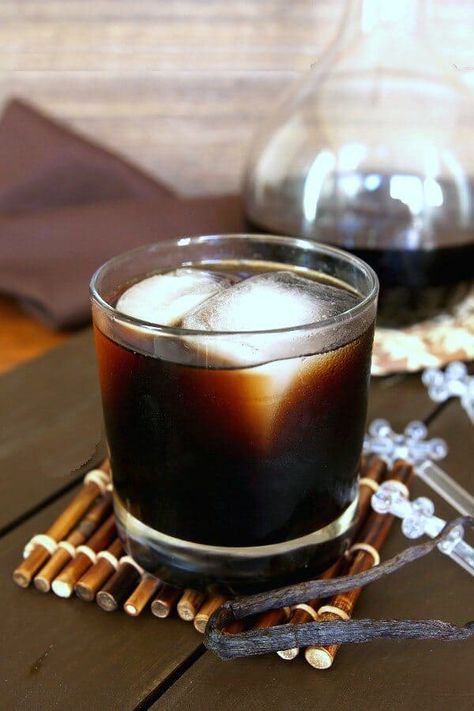 Homemade Kahlua has a perfect balance of sweetness that is shared with coffee and rum. Doesn't it sound good already? Aged for 2 to 3 weeks. DIY for a fantastic cocktail recipe to brag about - or to give away. #kahlua #homemadekahlua #cocktails #vegandrinks #vegancocktails #diykahlua #kahluacocktails Amaretto Drinks, Apple Broccoli Salad, Homemade Kahlua, Kahlua Recipes, Vegan Cocktails, Homemade Liquor, Liquor Recipes, Vanilla Recipes, Liqueurs Recipes