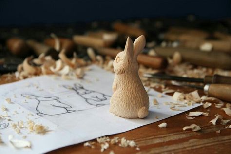 Lateral Pelvic Tilt, Wood Rabbit, Rabbit Statue, Carved Wooden Animals, Wood Spoon Carving, Simple Wood Carving, Pelvic Tilt, Wooden Rabbit, Dremel Wood Carving