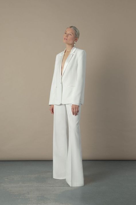 Getting Married Abroad, Rehearsal Dinner Outfits, Women Suits Wedding, Bianca Jagger, Trouser Suit, Dos And Don'ts, Elopement Dress, All White Outfit, Civil Ceremony