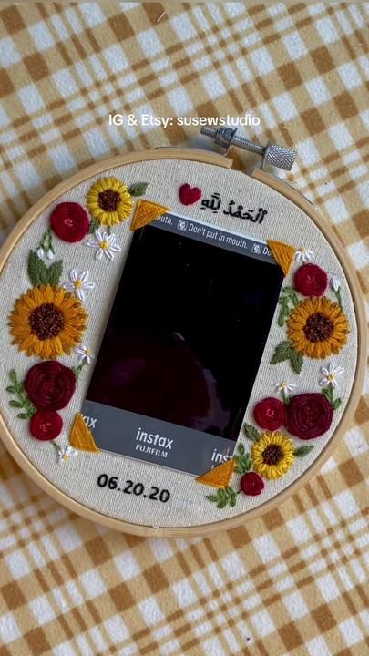 Embroidery Patterns Free Templates, Photo Embroidery, Embroidery Hoop Art Diy, Embroidered Photo, Book Cover Diy, Polaroid Frame, Diy Embroidery Designs, Hand Embroidery Videos, Framed Embroidery