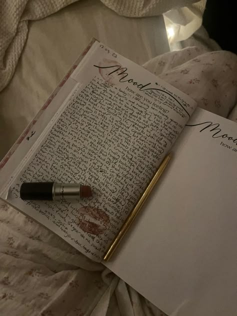 Hollister Aesthetic, Lipstick Drawing, Old Money Coquette, Mackenzie Hollister, Money Coquette, Drawing Notes, Aesthetic Old Money, Pretty Handwriting, Notes Aesthetic