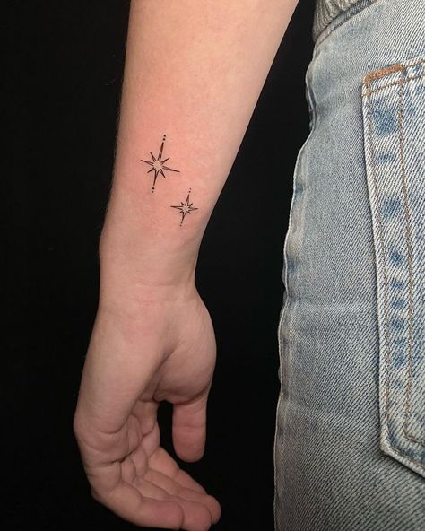 Small Christmas Tattoos, Christmas Tattoo Ideas, Christmas Tattoos, Christmas Flash, Sisters Tattoo, Birthday Tattoo, Tattoo Wedding Rings, Christmas Tattoo, Small Pretty Tattoos