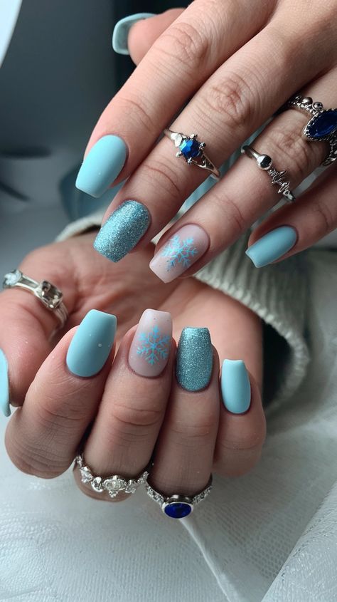 Basic January Nails, Short Blue And Silver Nails, Gel Nails Short Winter, Winter Nails Gel Short Simple, Winter Tropical Vacation Nails, Hot Gel Nails, Blue And Nude Nail Designs, Fun January Nails, Blue Holiday Nail Designs