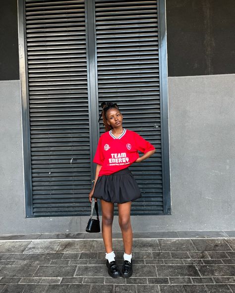 Just a girl in a bubble skirt 🫧❤️‍🔥🍒🌶️ Black Bubble Skirt Outfit, Bubble Skirt Outfit, Loafers Outfits, Skirt Outfit Summer, Inspo Fits, Skirt Diy, Jersey Skirt, Jersey Outfit, Model Outfits