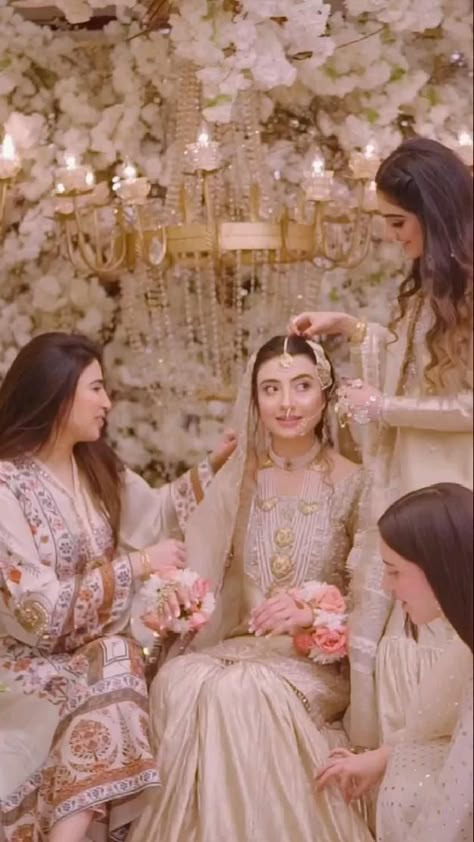 Nikkah Videos, Nikah Video, Pakistani Marriage, Nikah Bride, Unusual People, Bride Groom Photoshoot, Nikah Ceremony, Bridesmaid Poses, Muslim Wedding Photography