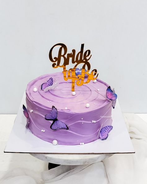 Purple Cake Butterfly, Cake Butterfly, Purple Butterfly Cake, Purple Cake, Purple Cakes, Butterfly Cake, Mehndi Decor, Butterfly Cakes, Purple Butterfly