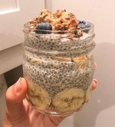 Vanilla Chia Seed Pudding, Chia Seed Recipes Pudding, Healthy Lunch Snacks, Chia Seed Pudding, Healthy Food Motivation, Food Goals, Food Is Fuel, Easy Healthy Breakfast, Yummy Eats