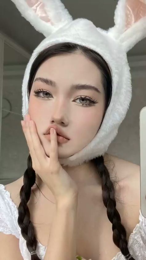 Cute Anime Makeup, Bunny Pretty Makeup, Bunny Pretty, Ulzzang Makeup Tutorial, Angel Bunny, Maquillage On Fleek, Asian Makeup Tutorials, Anime Makeup, Doll Eye Makeup