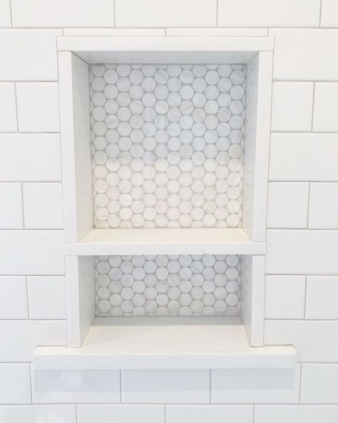 Backsplash Mother Of Pearl, Penny Tile Shower Floor, Penny Round Tile Bathroom, Master Shower Tile, Penny Round Tile, Penny Tiles Bathroom, Penny Tile Floors, Shower Backsplash, Pearl Tile