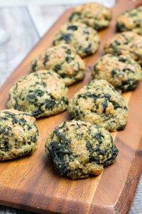 Spinach Balls Appetizer, Spinach Appetizers, Spinach Recipes Healthy, Spinach Balls, Baked Spinach, Vegan Appetizer, Appetizer Dishes, Appetizer Menu, Appetizers Easy Finger Food