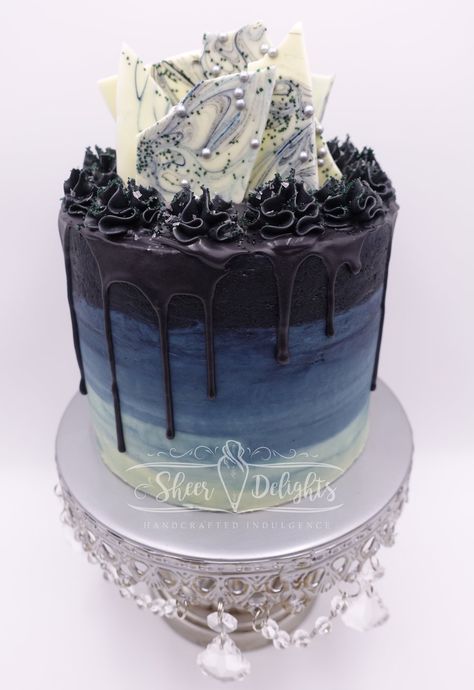 Black and Blue Ombre Drip Cake Blue And Black Cake, Ombre Drip Cake, Black Cake Ideas, Gold Baby Shower Cake, Birthday Drip Cake, Learn Cake Decorating, Sparkle Cake, Blue Birthday Cakes, Elegant Cupcakes