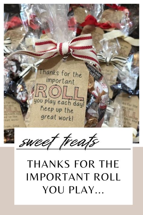 Rolo Gift Ideas, Tootsie Roll Gift Ideas, Tootsie Roll Pops, Tootsie Rolls, Dinner Centerpieces, Showing Gratitude, Tootsie Roll, Father's Day Diy, Make Happy