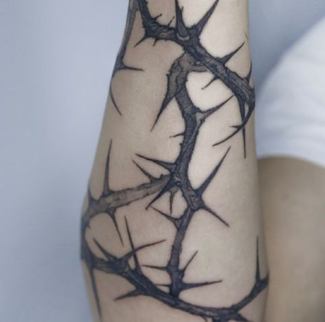 Thorny Vine Tattoo, Rose Thorn Tattoo, Thorns Tattoo, Thorn Tattoo, Rose Thorns, Scary Tattoos, Vine Tattoos, Stomach Tattoos, Badass Tattoos