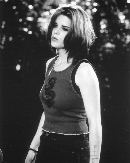 Still of Neve Campbell in Wild Things Wild Things 1998, Neve Campbell, Wild Things, White, Black