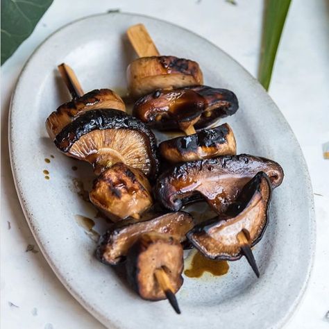 Bubala on Instagram: “These shiitake & oyster mushroom skewers... ⠀ .⠀ @infatuation_london” Chinese Feast, Mushroom Starters, Mushroom Skewers, Wedding Hors D'oeuvres, Autumn Cooking, Shitake Mushroom, Oyster Mushroom, Fall Cooking, Gourmet Vegan