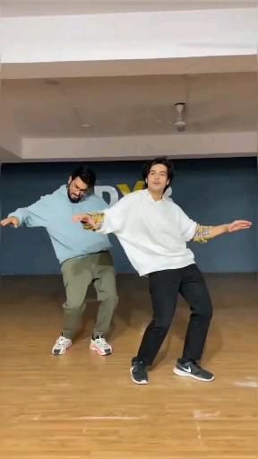 Hip Hop Dance Songs, Best Dance Songs, Best Dance Videos, Boys Dancing, Dance Clips, Couple Dance Songs, Reel Dance, Steps Dance, Contemporary Dance Videos