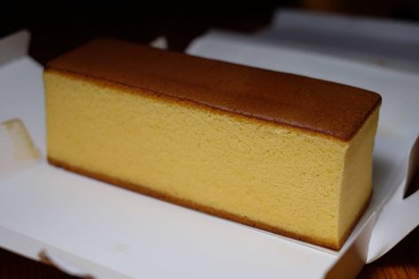 Castella Cake Recipe: DIY Japanese Confectionery You Need To Try Castella Cake Recipe, Vintage Dessert Tables, Castella Cake, Japanese Confectionery, Vegan Egg Replacement, Animated Food, 2023 Food, Taiwanese Food, Sweet Time