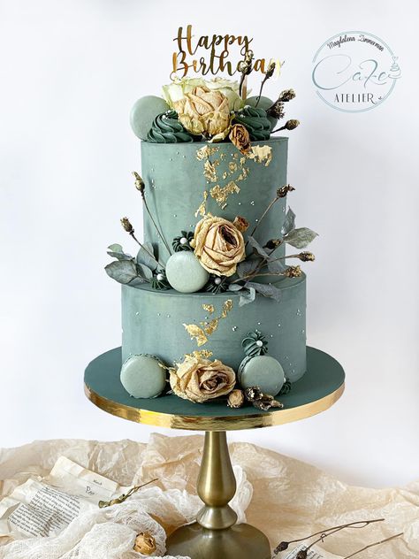 Two tier chocolate ganache cake #chocolate #ganache #birthday #cake #elegant #cakeideas #goldleaf #macarons #twotiercake #emerald #green #cakeart #flowers #cakeinspiration #cakedesign #cakephotography Two Tier Cakes, Birthday Cake Elegant, Cake Chocolate Ganache, Cake Elegant, Tier Cakes, Sweet Fifteen, Chocolate Ganache Cake, Ganache Cake, Two Tier Cake