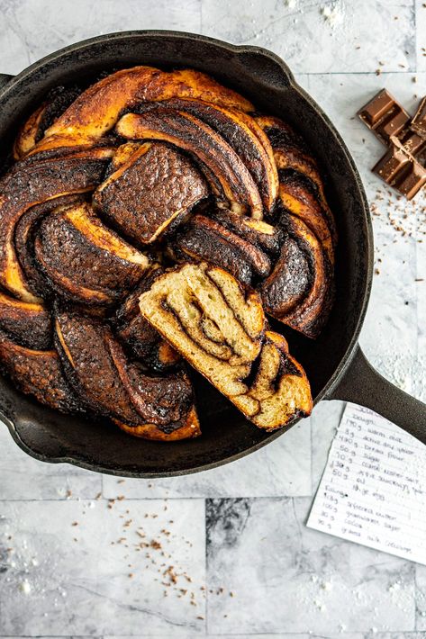 Sourdough babka has a buttery chocolate sauce that's spread onto the dough followed by a sprinkle of grated milk chocolate before baking! YUM Sourdough Babka, Rye Sourdough Starter, Chocolate Sourdough, Recipe Using Sourdough Starter, Babka Recipe, Sourdough Starter Discard Recipe, Chocolate Babka, Sourdough Starter Recipe, Sourdough Baking